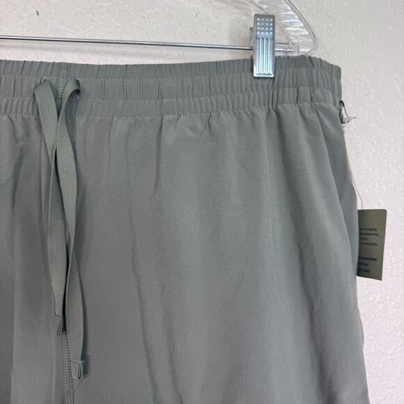 REI Active Pursuits Shorts Mens XL Athletic Gym Unlined UPF 50 NEW 7" Green - Picture 4 of 10